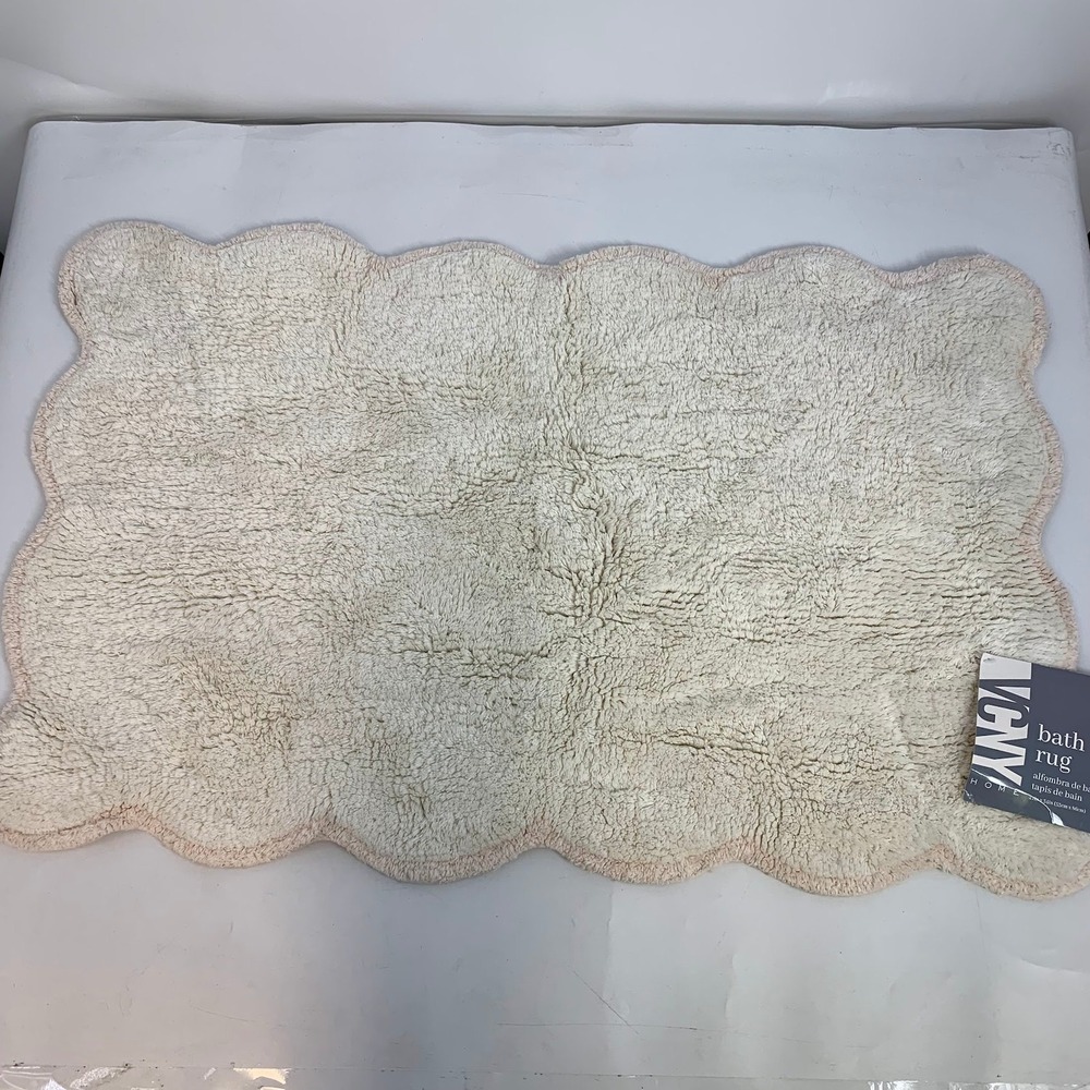 VCNY Home Bath Rug Cream Scalloped‎ Edge 21 x 36 Inches New